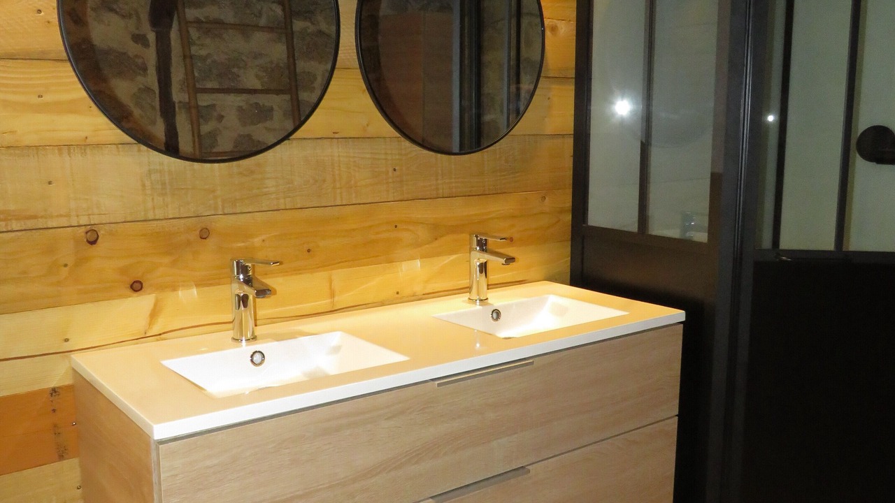 Photo of Bathroom in Beauvene