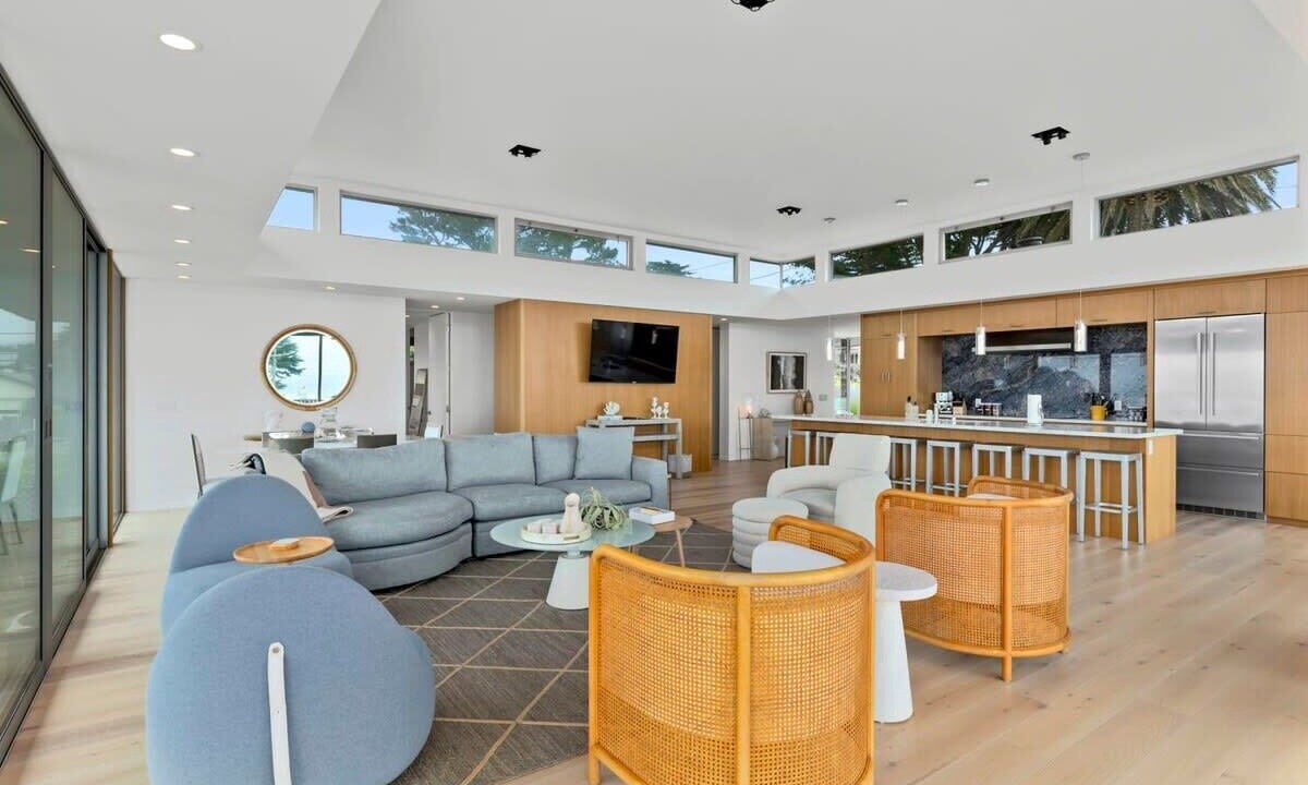Photo of Livingroom in Moss Beach
