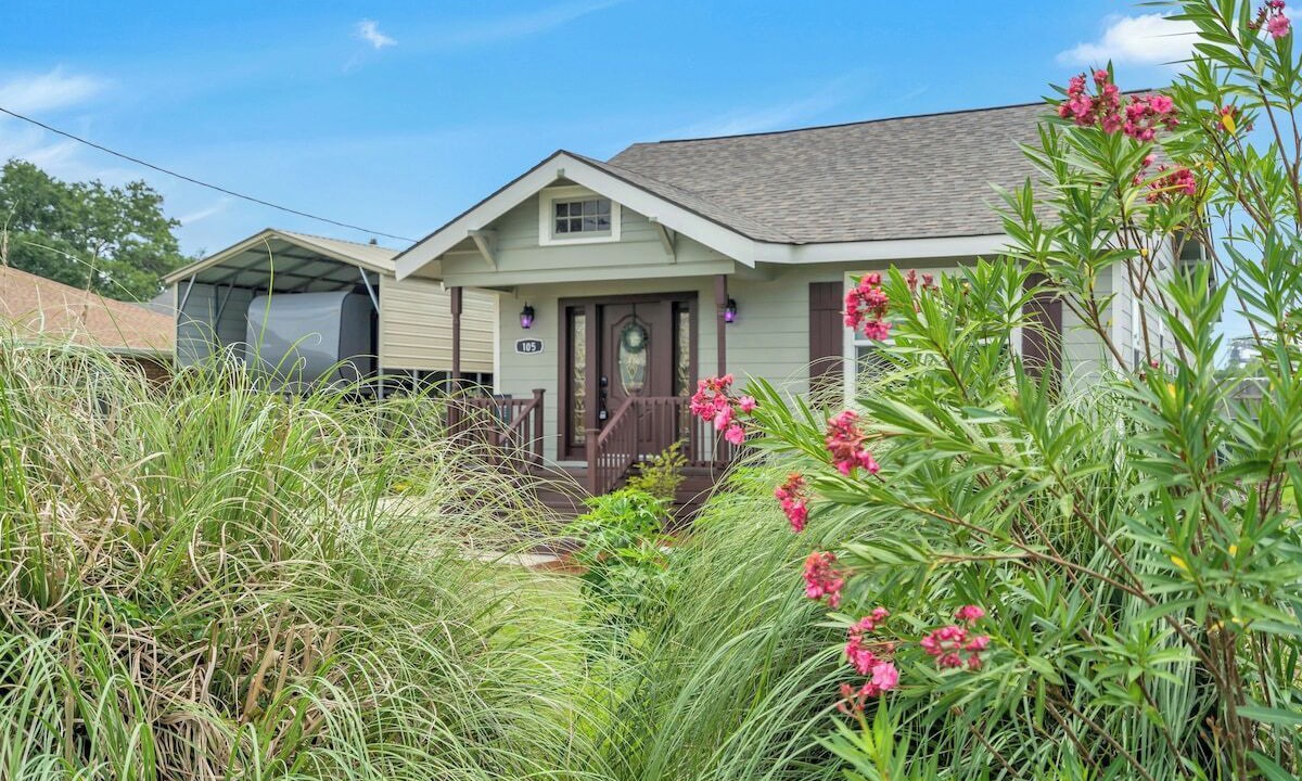 Photo of Outdoor in Saint Rose
