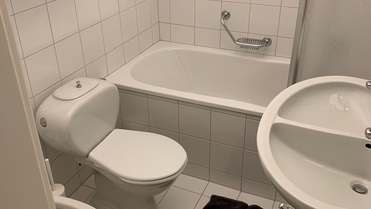 Photo of Bathroom in Lens
