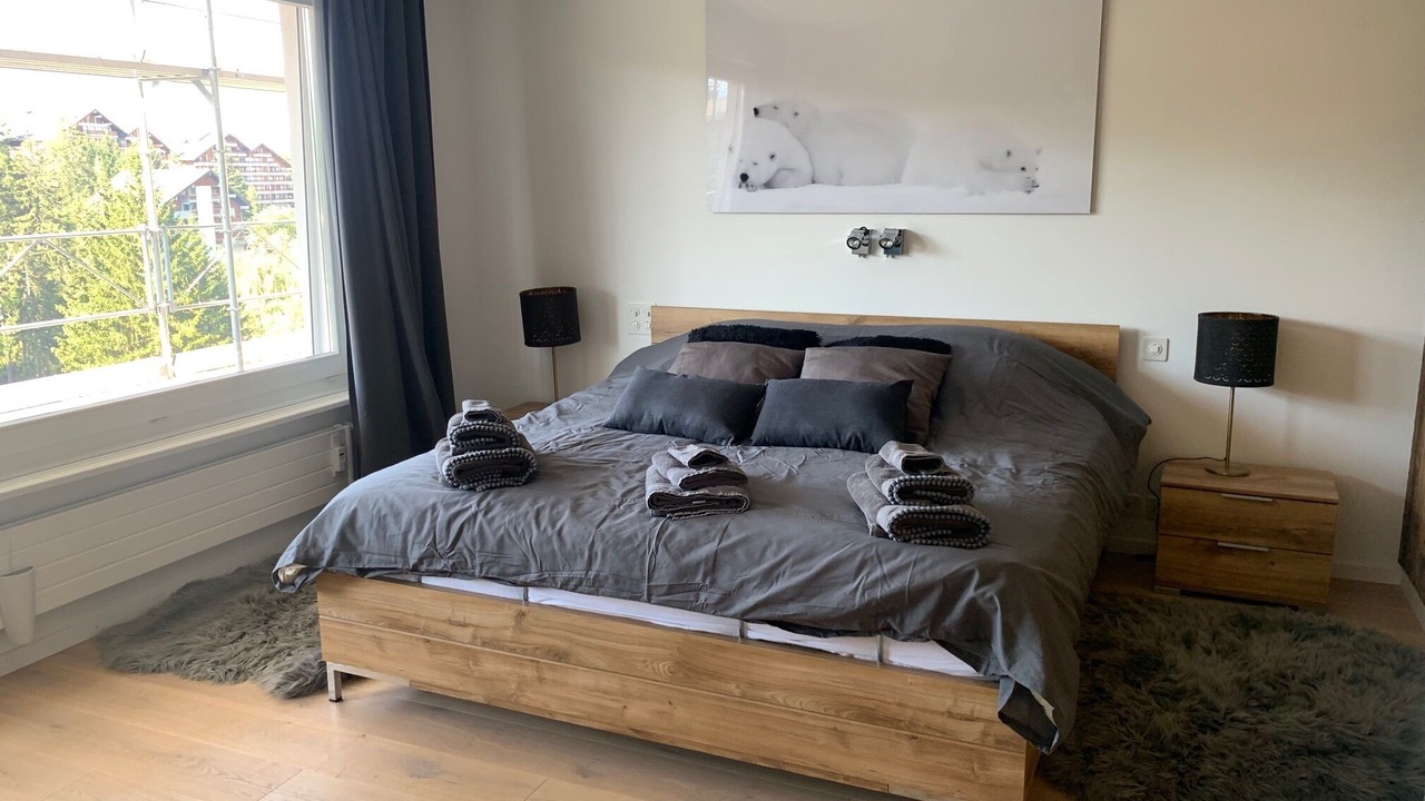 Photo of Bedroom in Lens