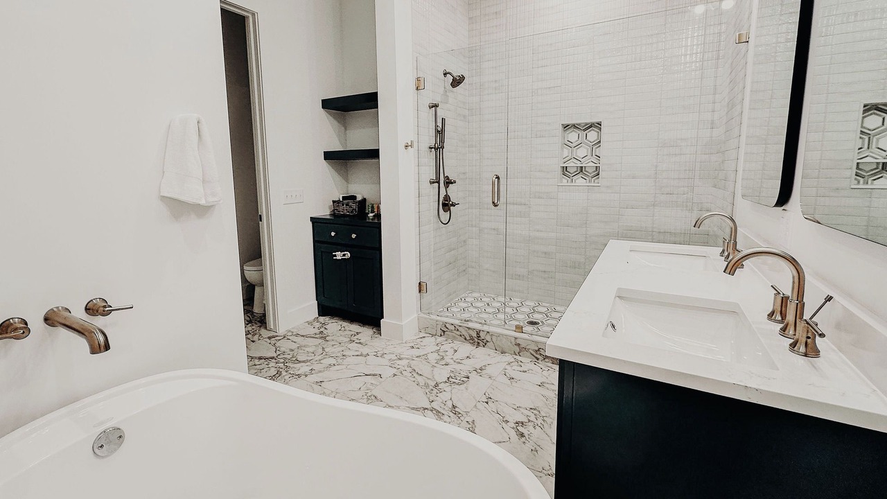 Photo of Bathroom in Carlton Landing