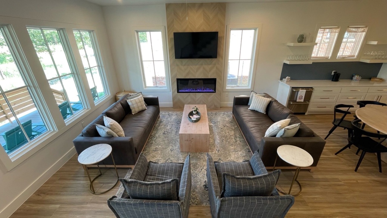 Photo of Livingroom in Carlton Landing