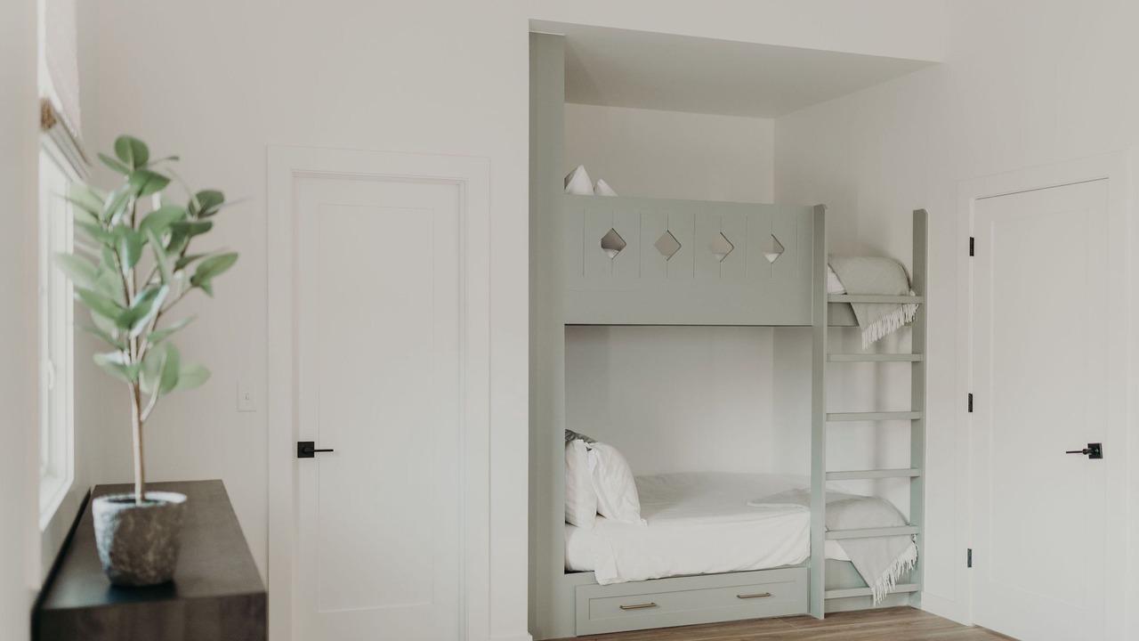 Photo of Bedroom in Carlton Landing