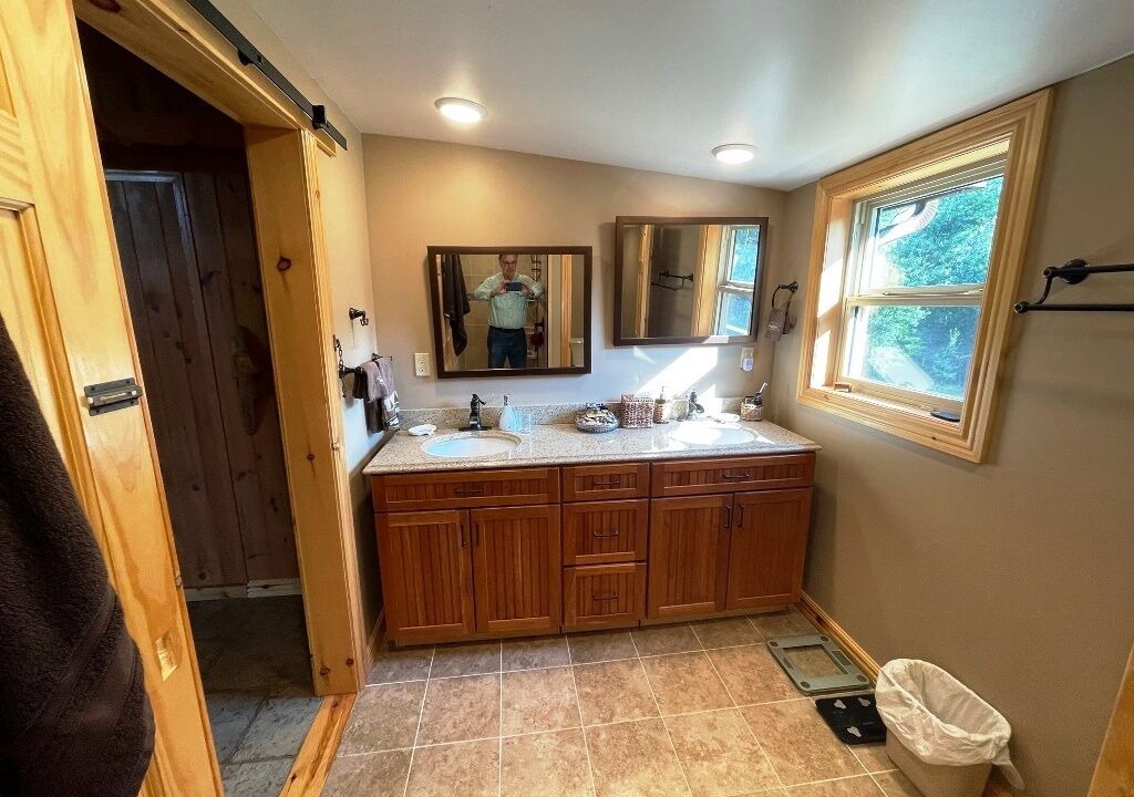 Photo of Bathroom in Sioux Narrows Nestor Falls