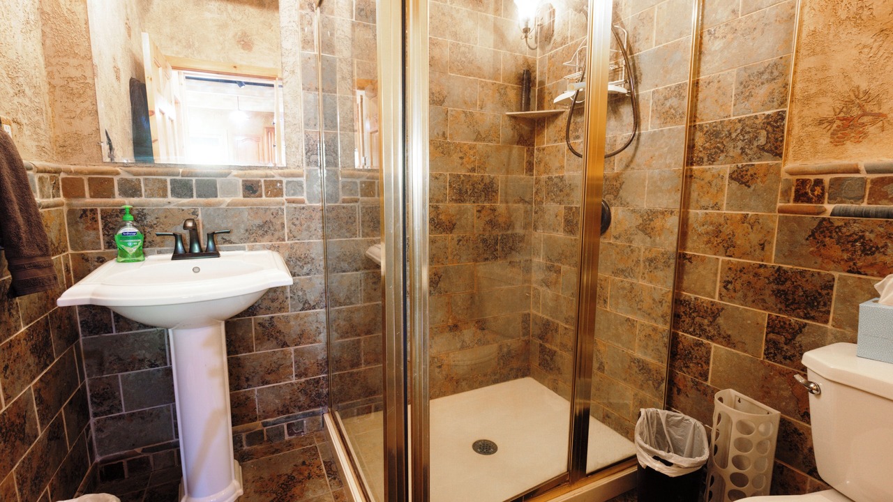 Photo of Bathroom in Sioux Narrows Nestor Falls