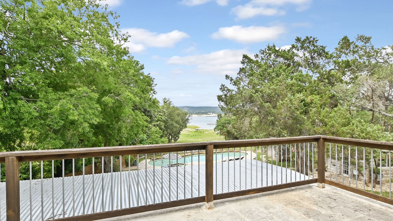 Photo of Patio Balcony in Hudson Bend