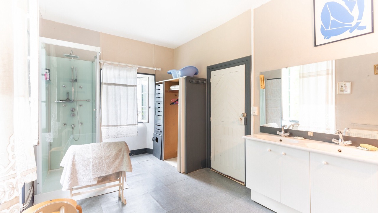 Photo of Others in Laborde