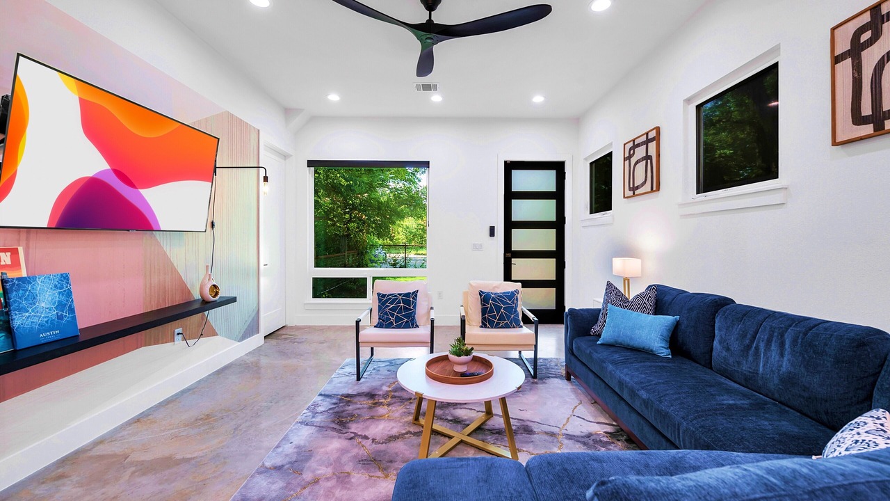 Photo of Livingroom in East MLK