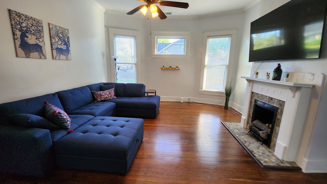 Photo of Livingroom in Midtown