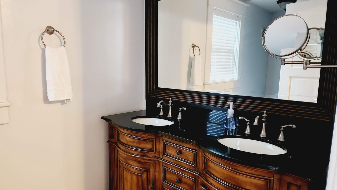 Photo of Bathroom in Midtown