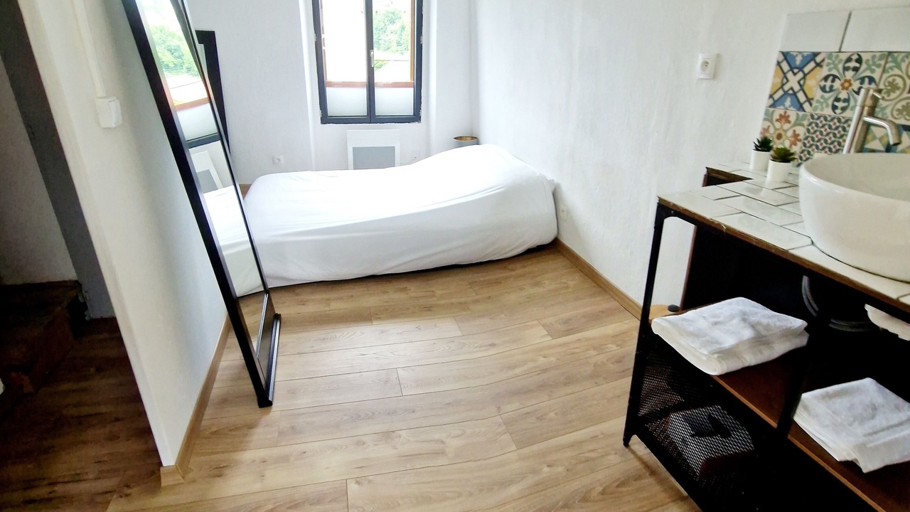Photo of Bedroom in Espalion