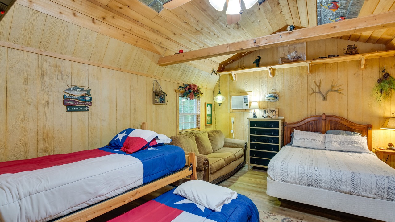 Photo of Bedroom in Emory