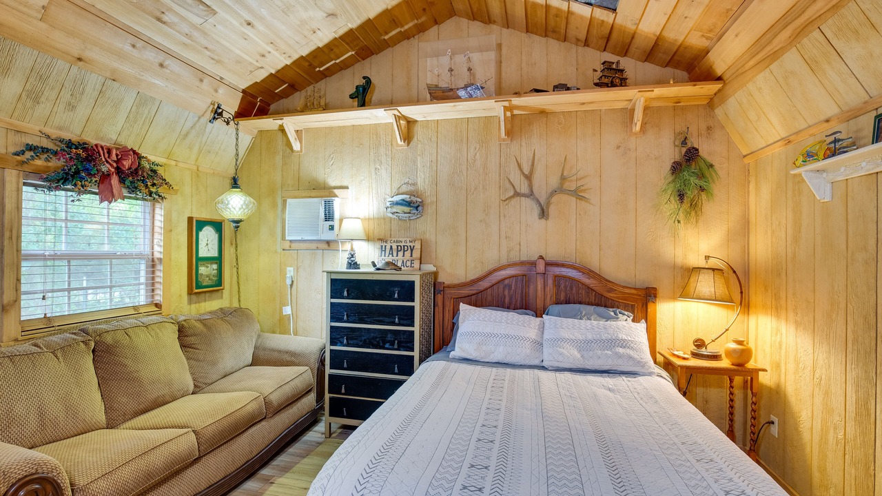 Photo of Bedroom in Emory