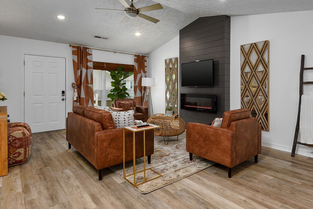 Photo of Livingroom in Harrison