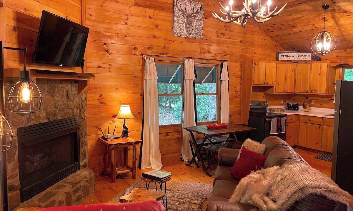 Photo of Livingroom in Ellijay