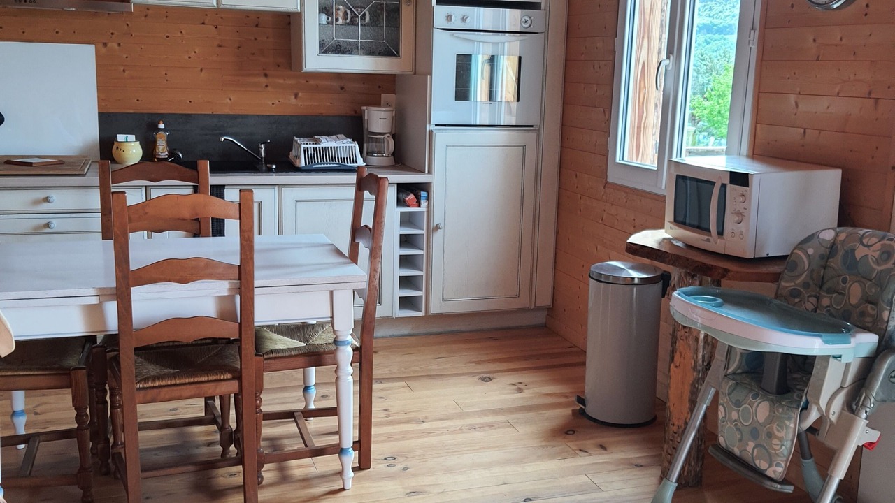 Photo of Kitchen in Le Lac-d'Issarles