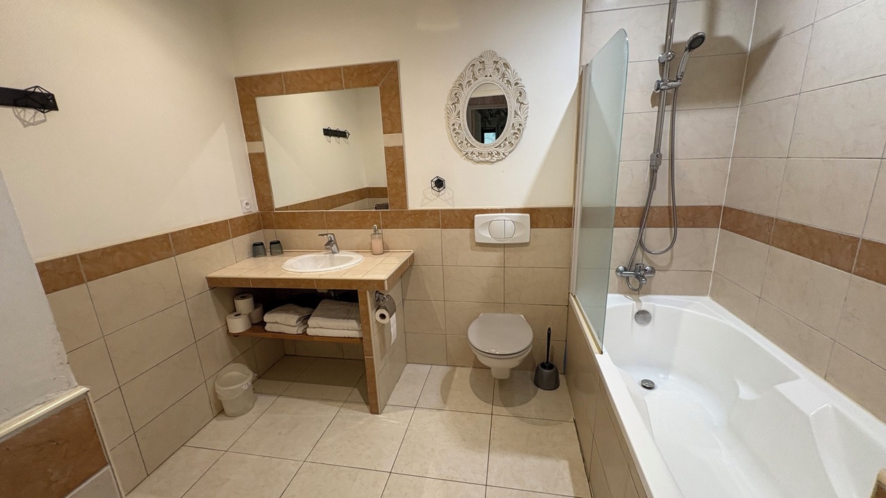 Photo of Bathroom in Laverune
