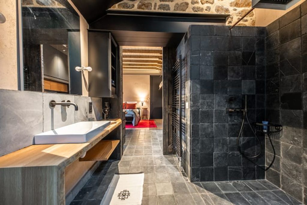 Photo of Bathroom in Saint-Servan