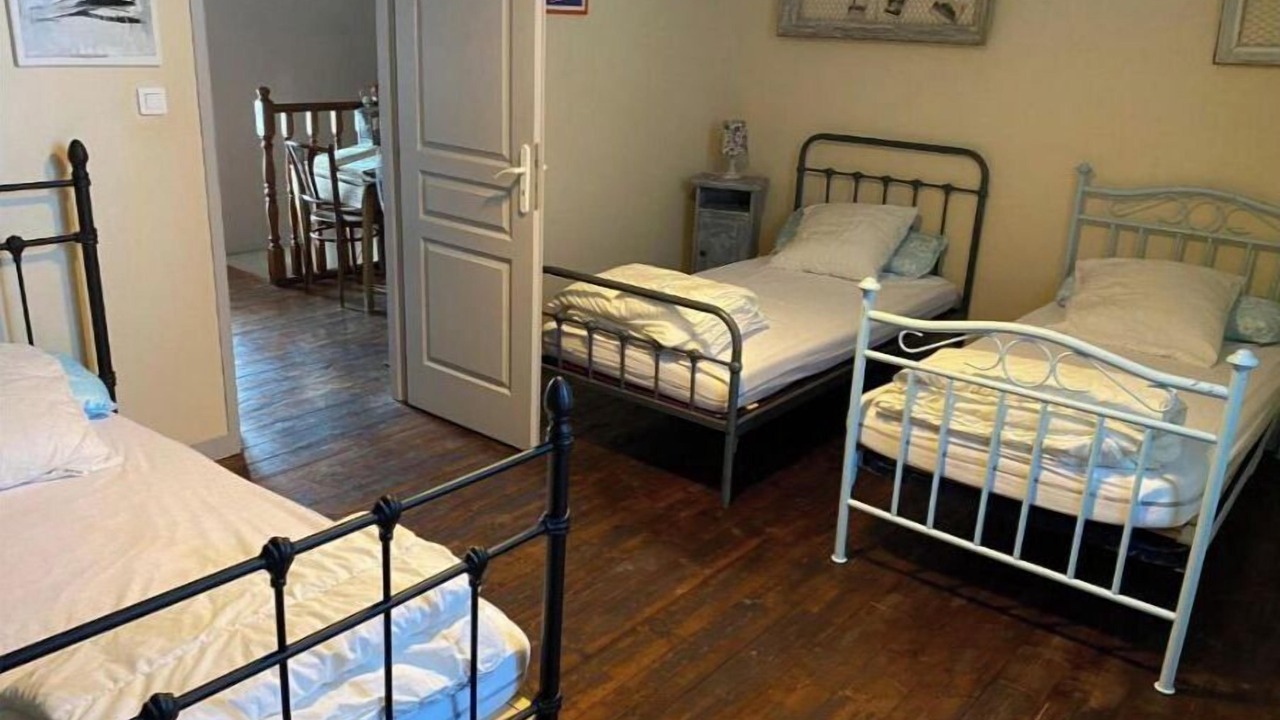 Photo of Bedroom in Illats