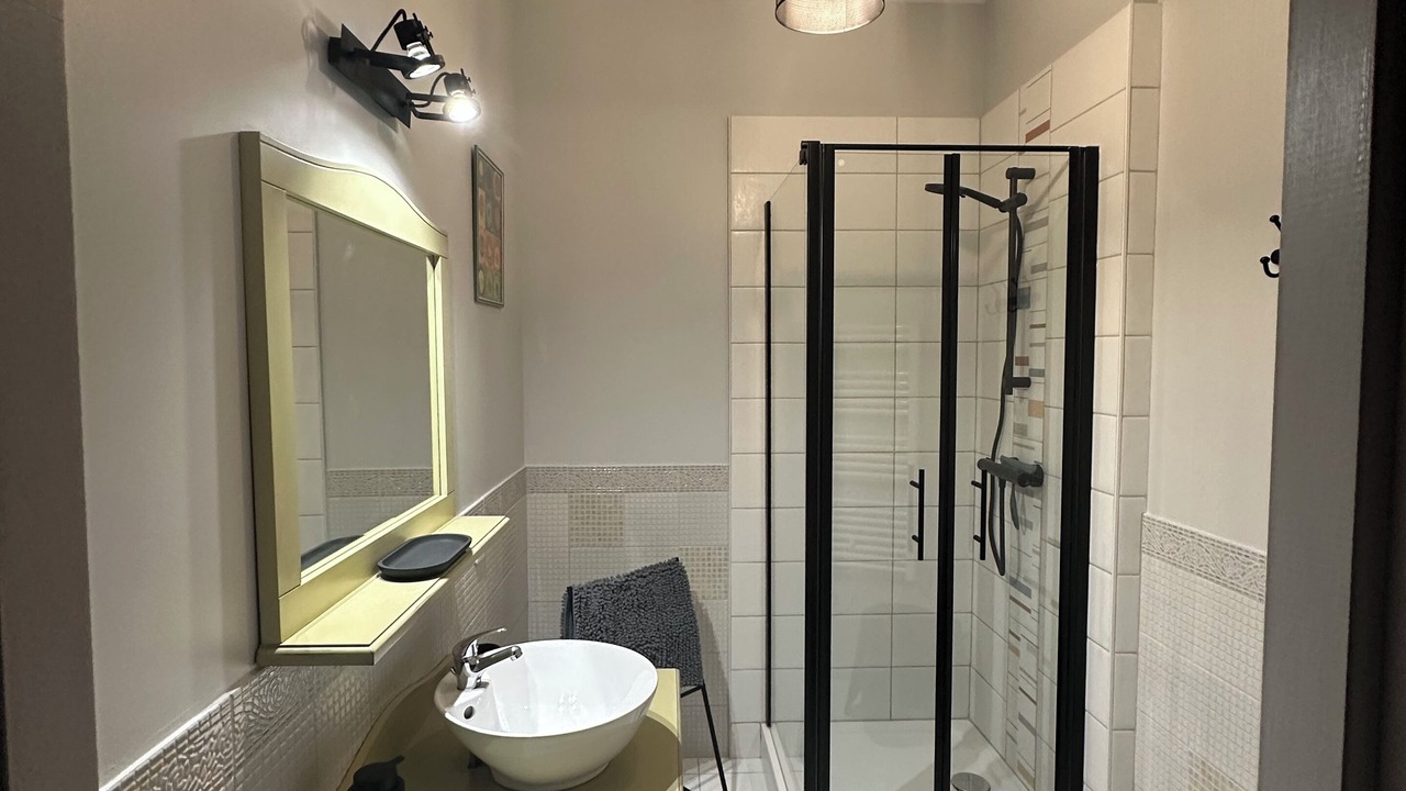 Photo of Bathroom in Illats