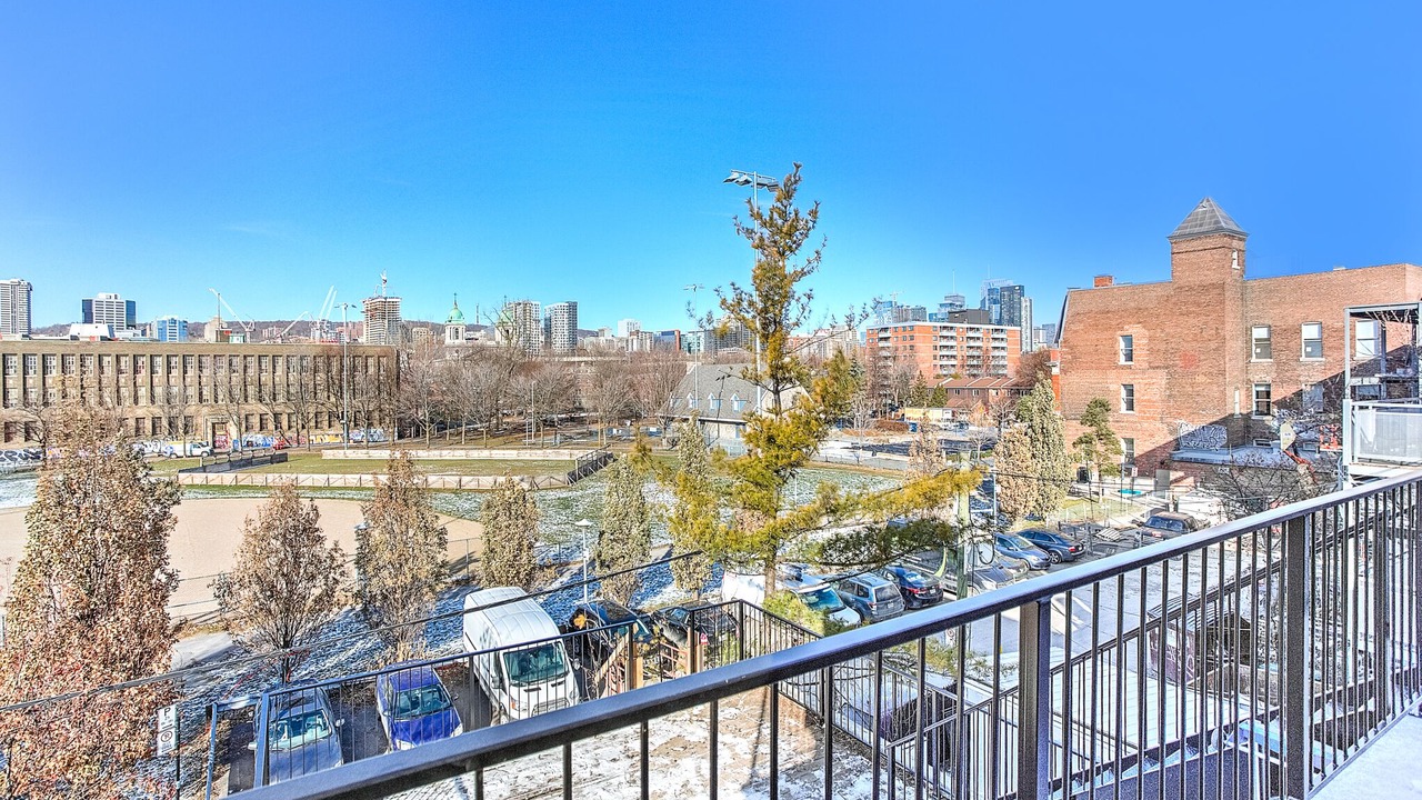 Photo of Patio Balcony in Little Burgundy