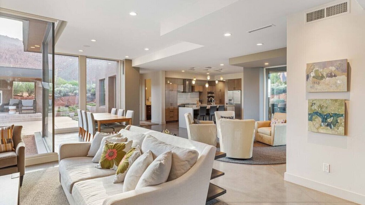 Photo of Livingroom in Ivins