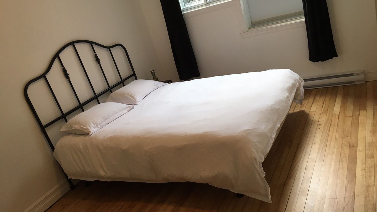 Photo of Bedroom in Cote-Des-Neiges—Notre-Dame-De-Grace