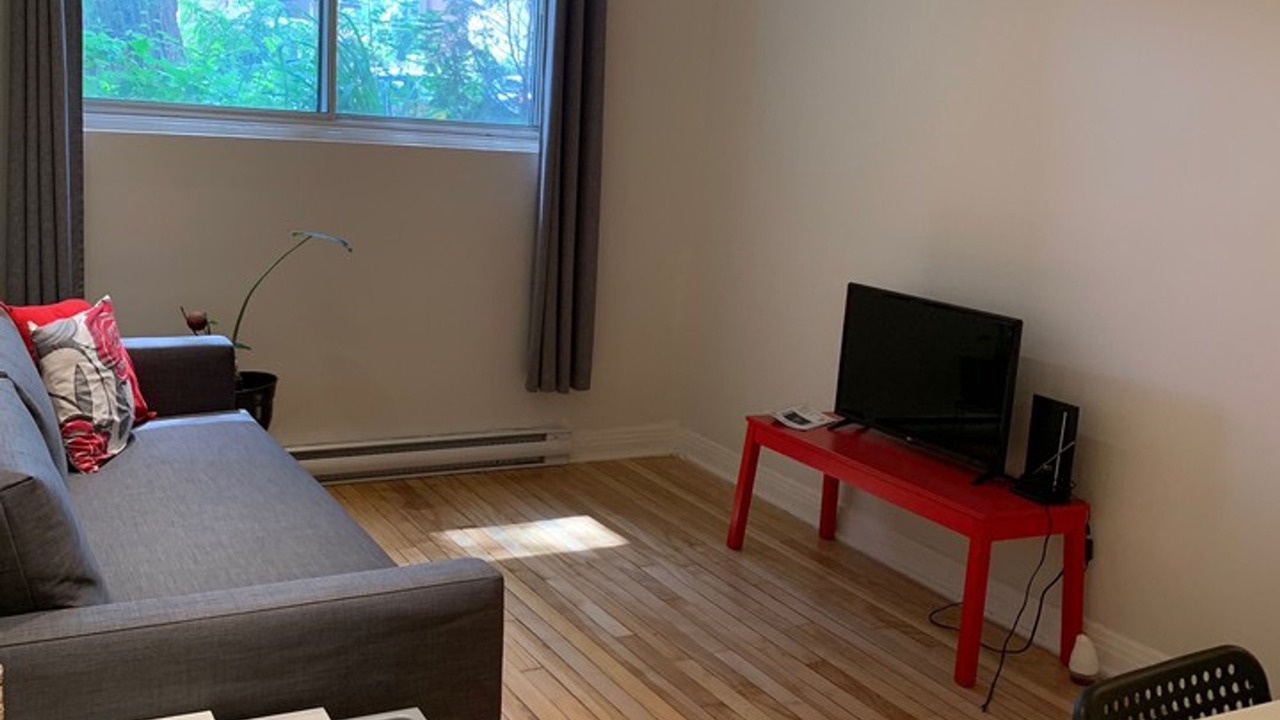 Photo of Livingroom in Cote-Des-Neiges—Notre-Dame-De-Grace