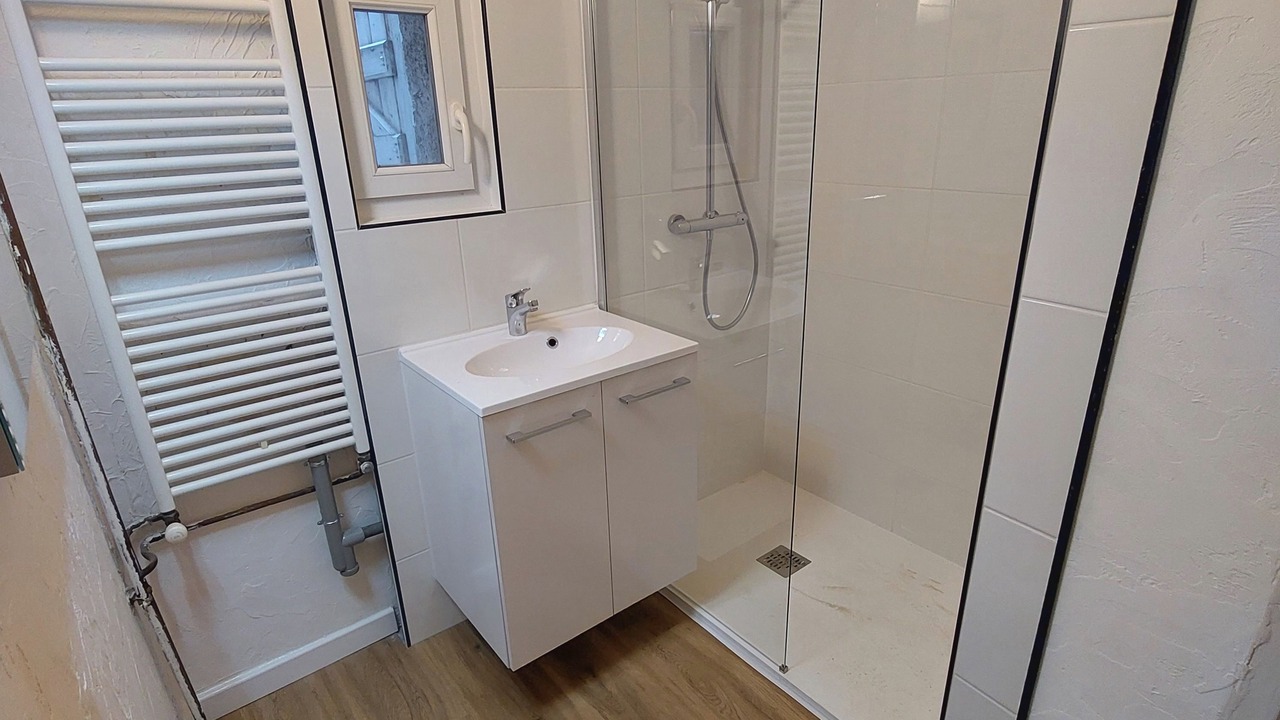 Photo of Bathroom in Puimisson