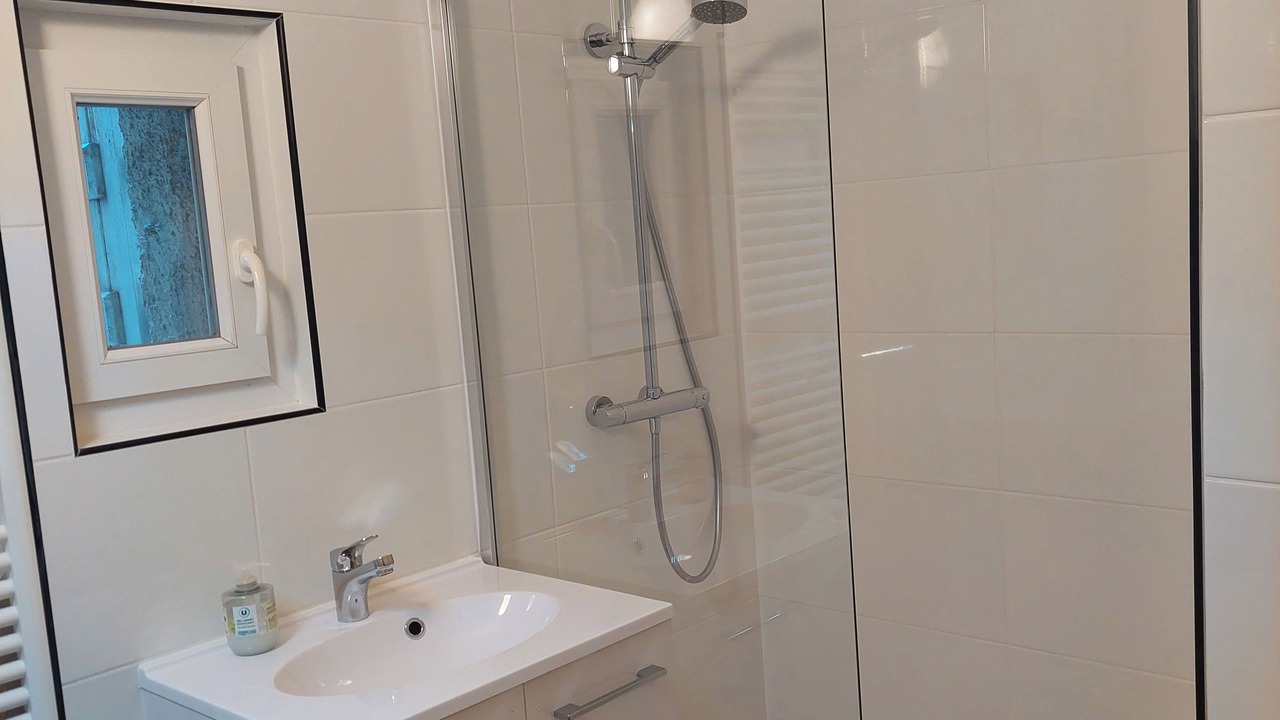 Photo of Bathroom in Puimisson