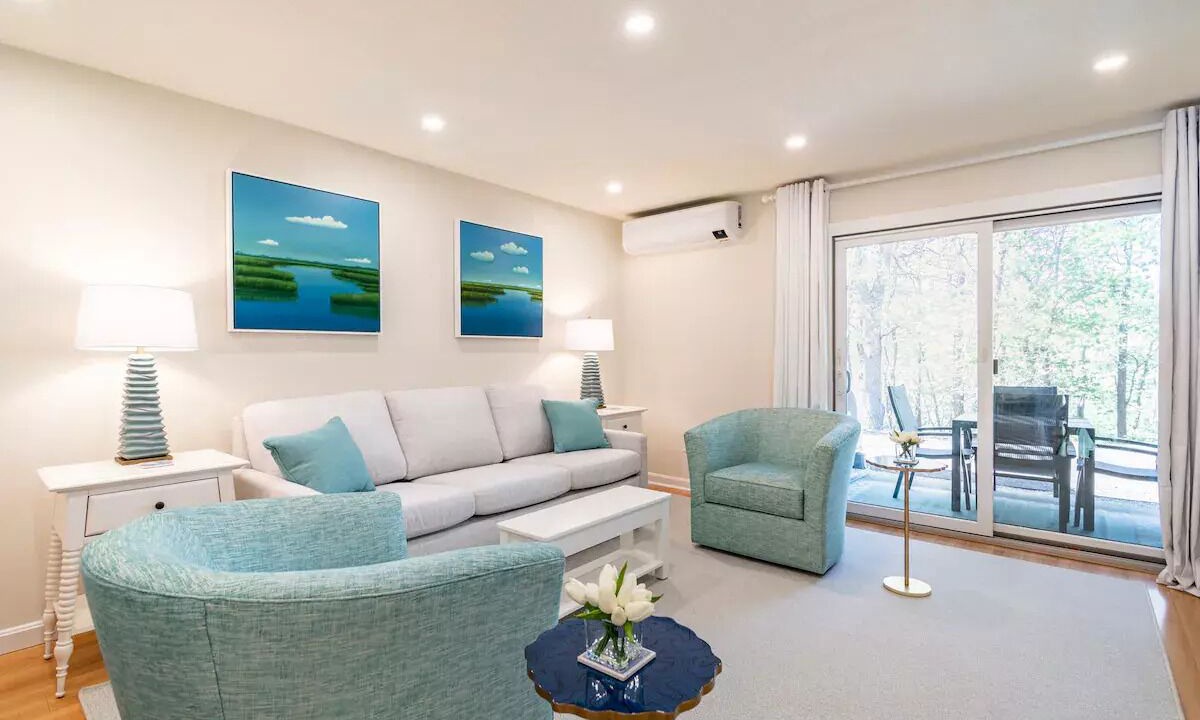 Photo of Livingroom in Brewster