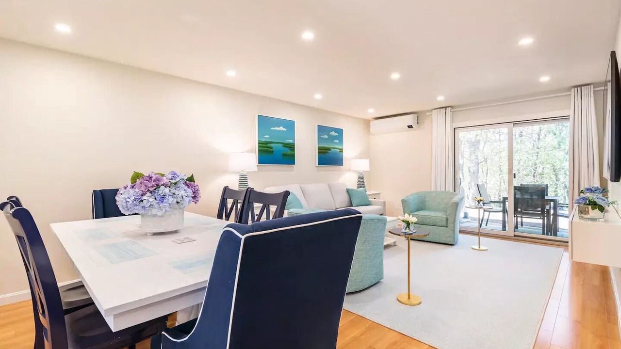 Photo of Livingroom in Brewster