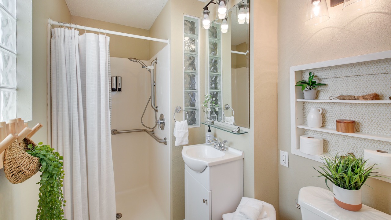Photo of Bathroom in Lakeland