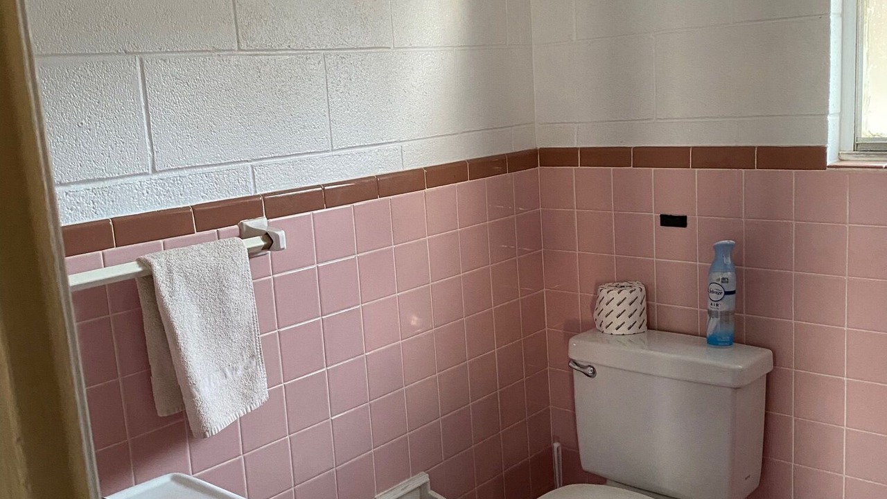 Photo of Bathroom in Tow
