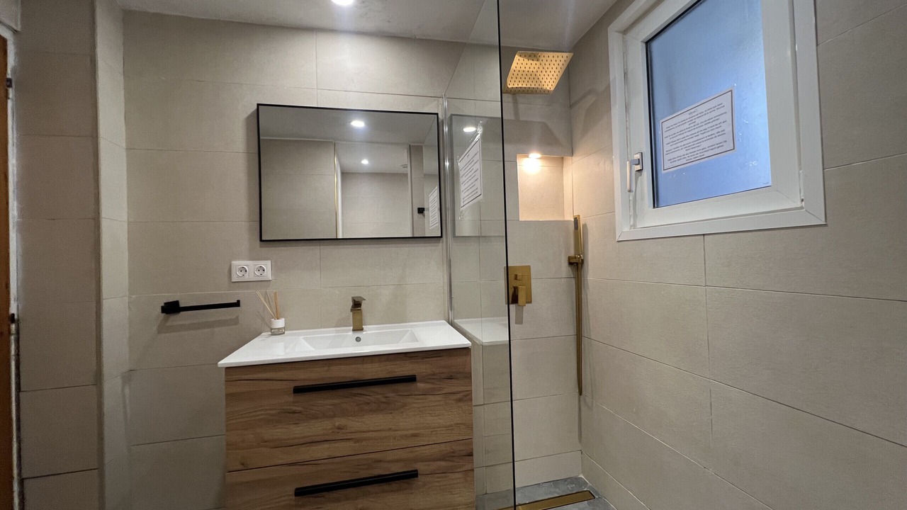 Photo of Bathroom in Pals