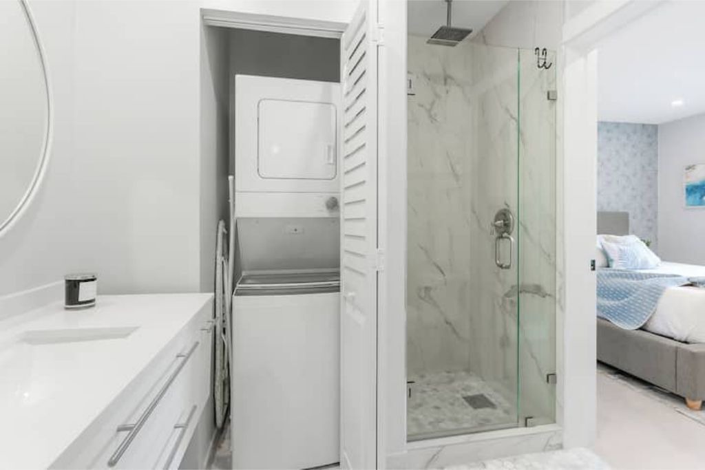 Photo of Bathroom in Harbor Beach
