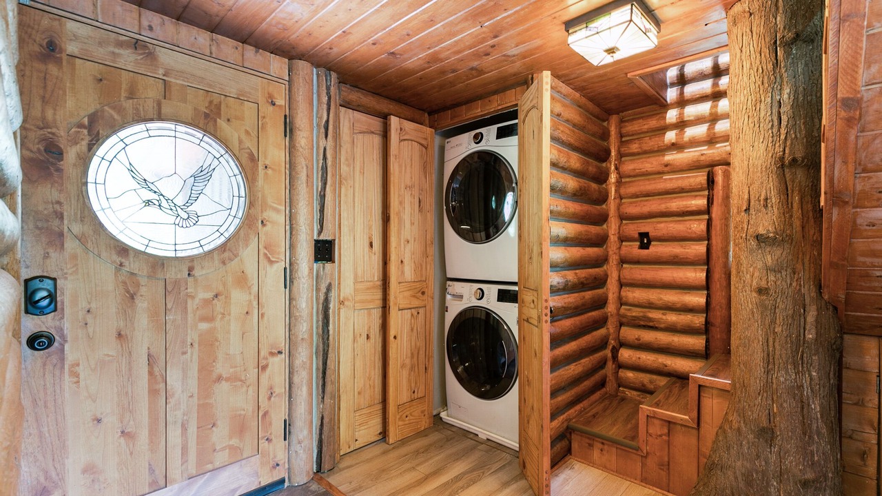 Photo of Others in Gold Bar