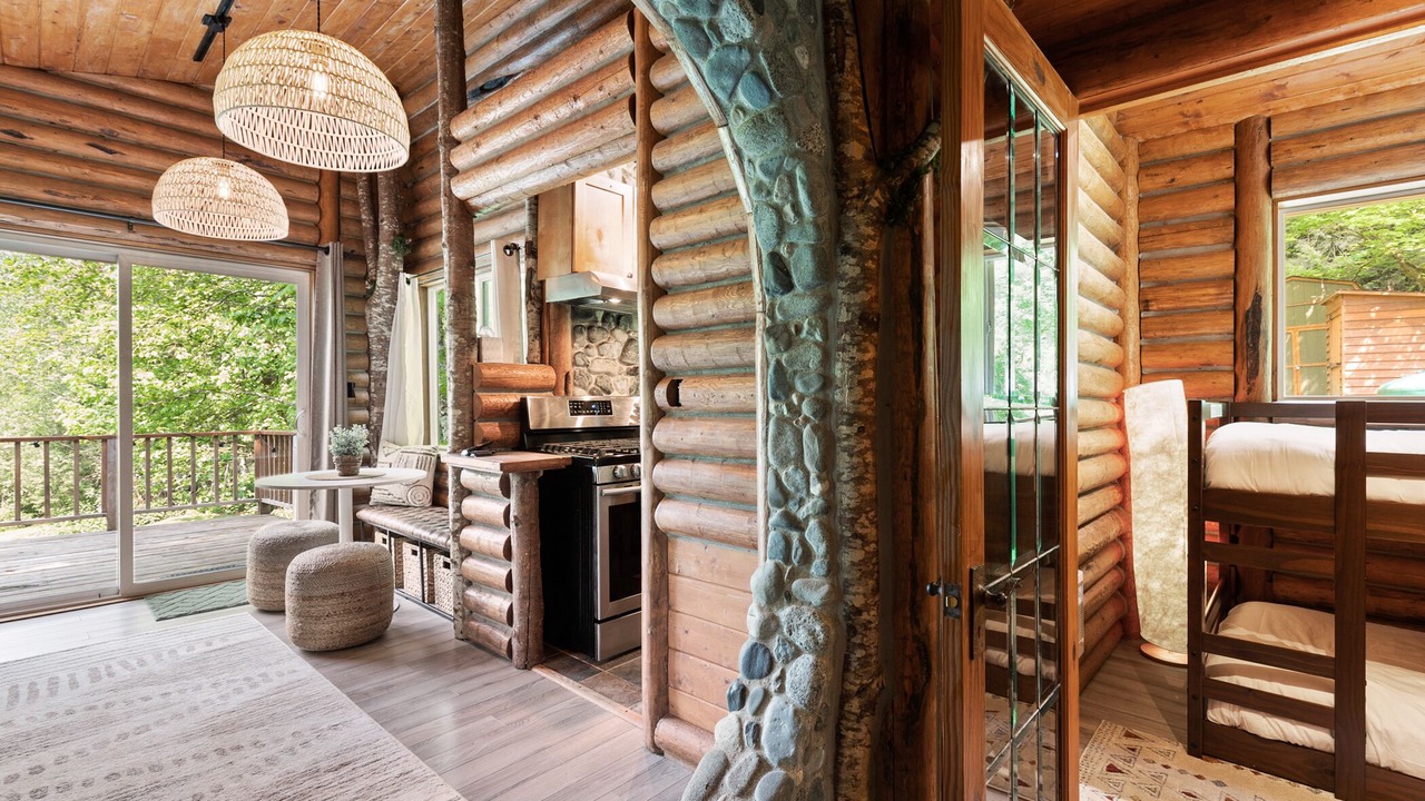 Photo of Others in Gold Bar