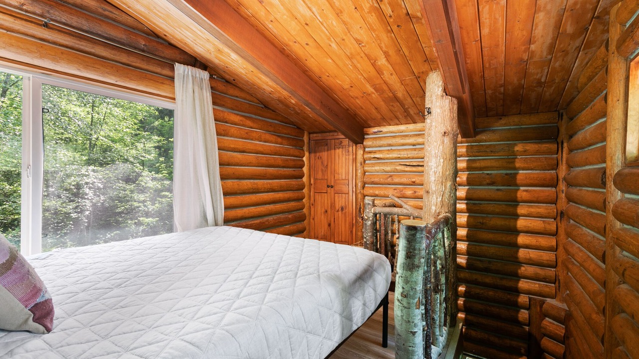 Photo of Bedroom in Gold Bar