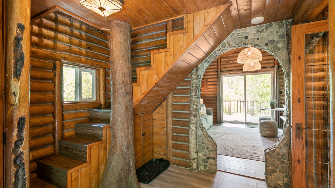 Photo of Others in Gold Bar