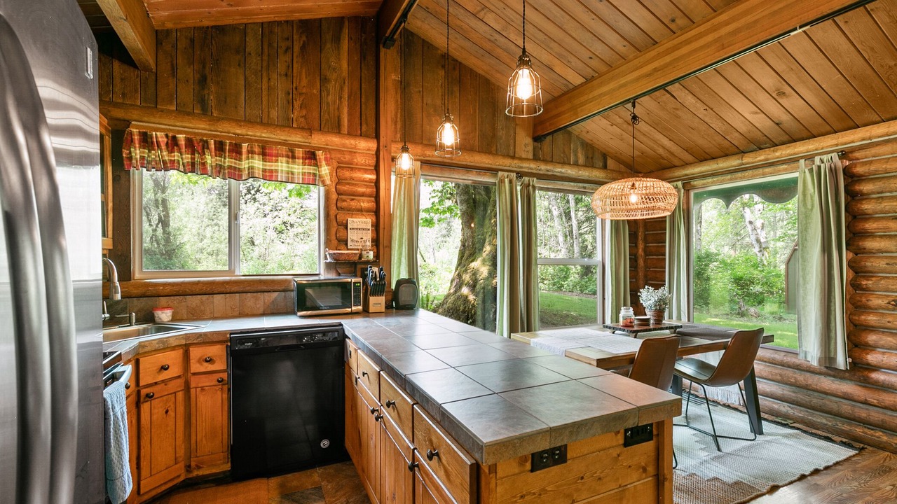 Photo of Others in Gold Bar