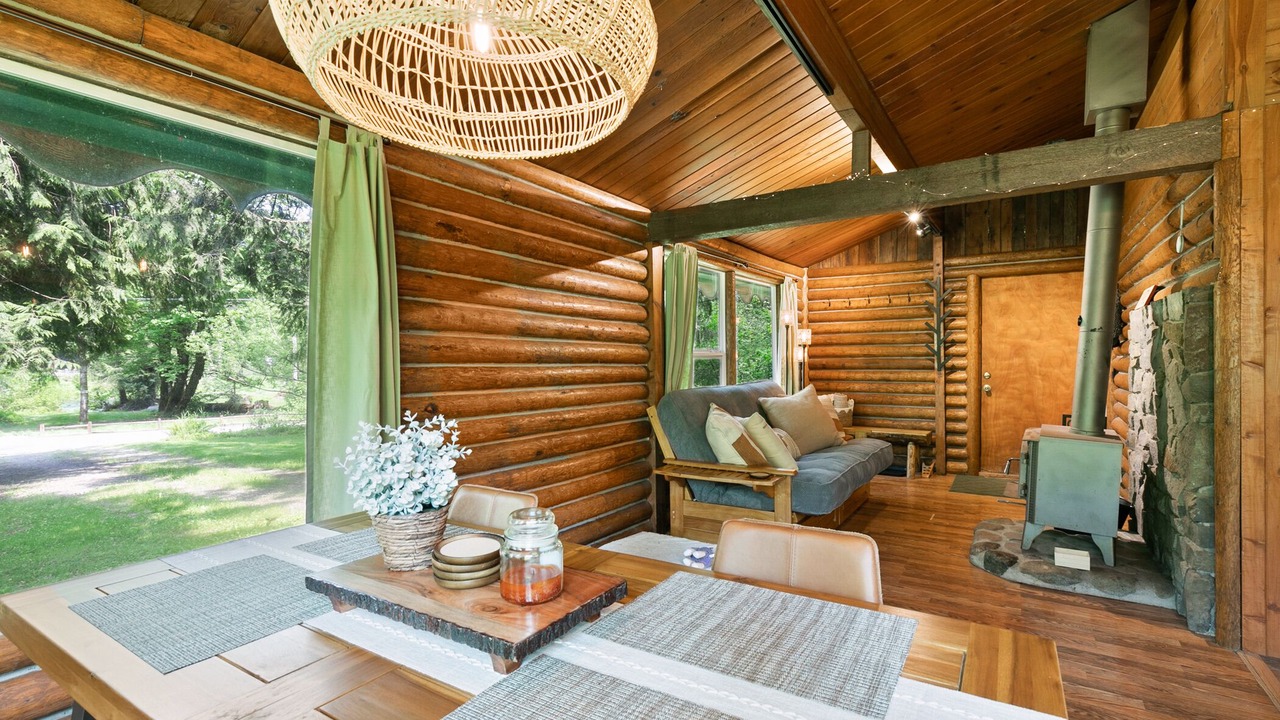 Photo of Others in Gold Bar