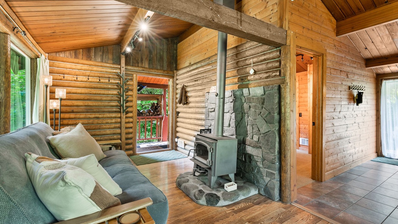 Photo of Others in Gold Bar