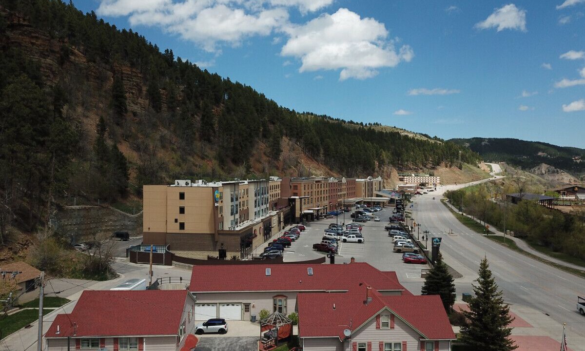 Photo of Others in Deadwood