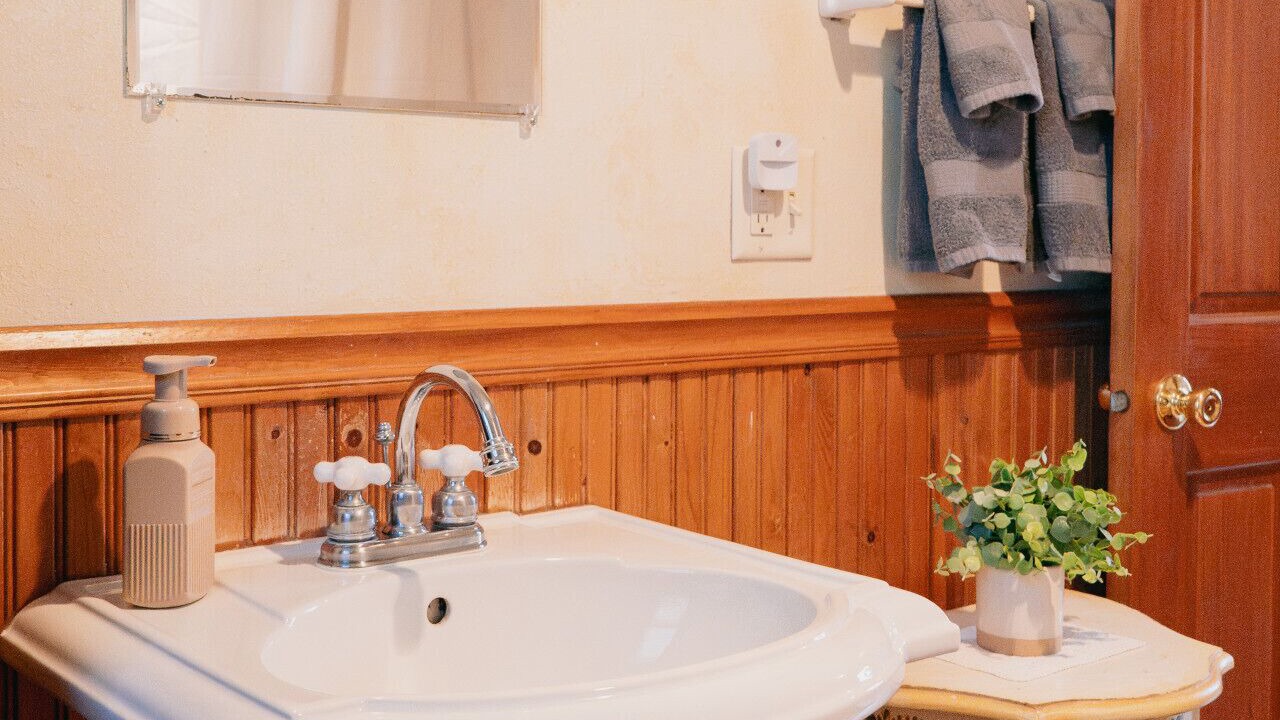 Photo of Bathroom in Deadwood