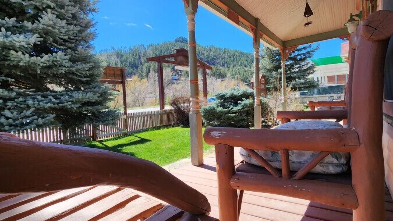 Photo of Others in Deadwood