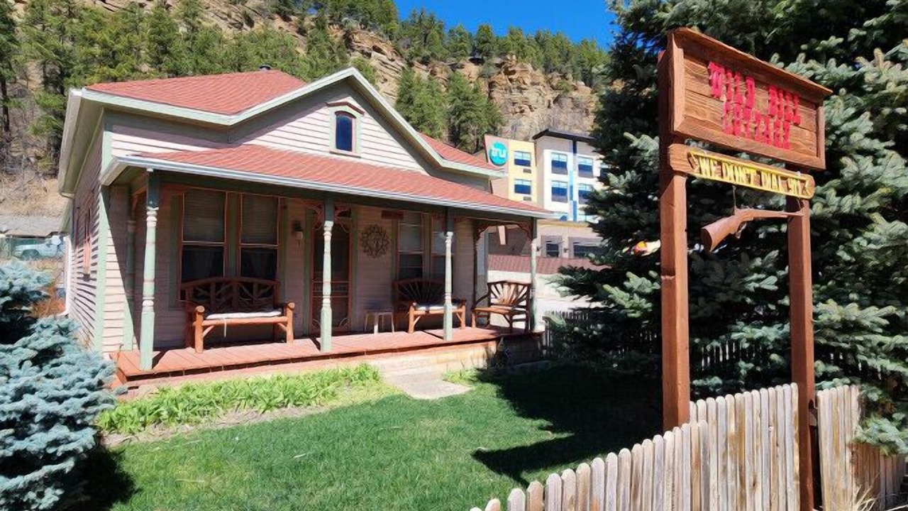 Photo of Others in Deadwood