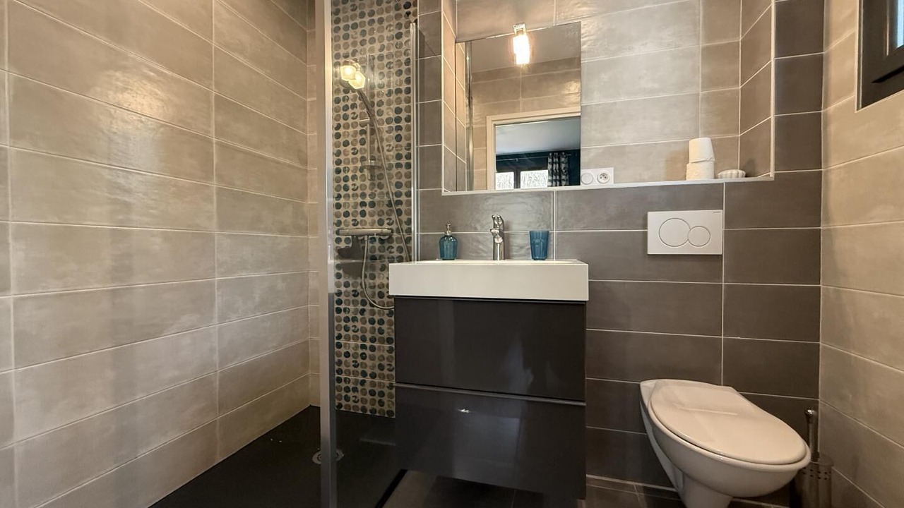 Photo of Bathroom in Souraide