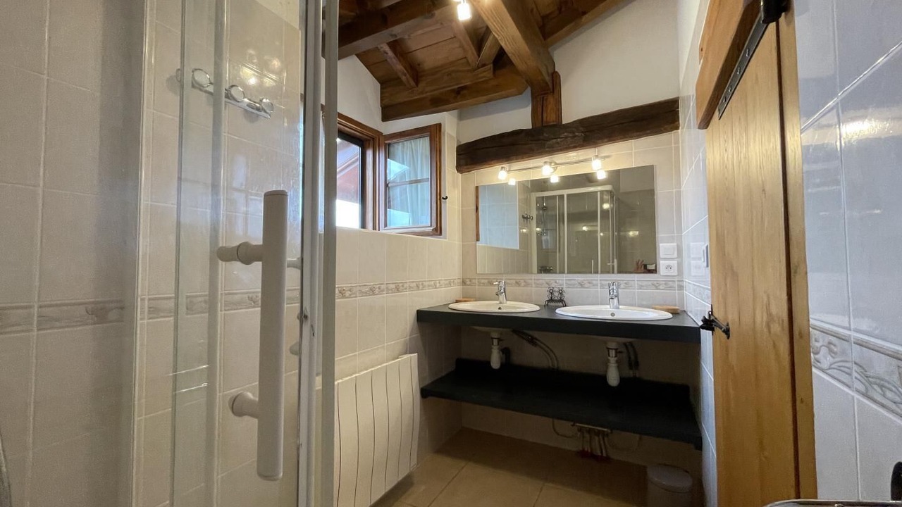 Photo of Bathroom in Ascarat